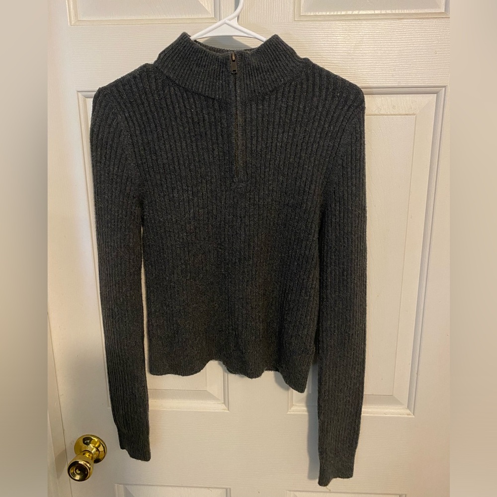 Women’s American Eagle gray 1/4 zip sweater